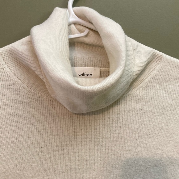 Wilfred White Turtleneck Crop Sweater with Long Sleeves - Picture 3 of 12